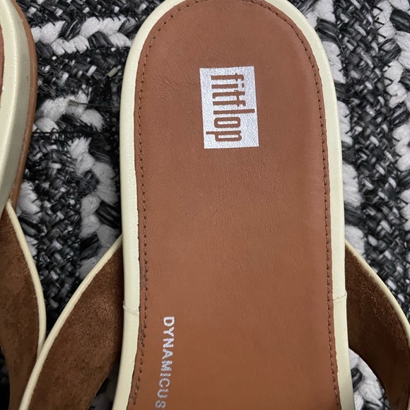 NWOT Fitflops GRACIE Leather Flip flops Leather Sandals Size 10 - Picture 2 of 8